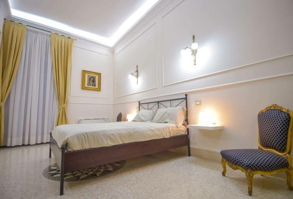 Palazzo Liguori Bed & Breakfast Cava deʼ Tirreni Eksteriør bilde